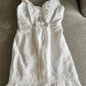 Elegant White Lace Backless Dress